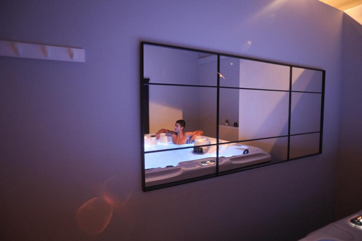 Filoxenia Hotel & Spa 卡拉维塔 外观 照片