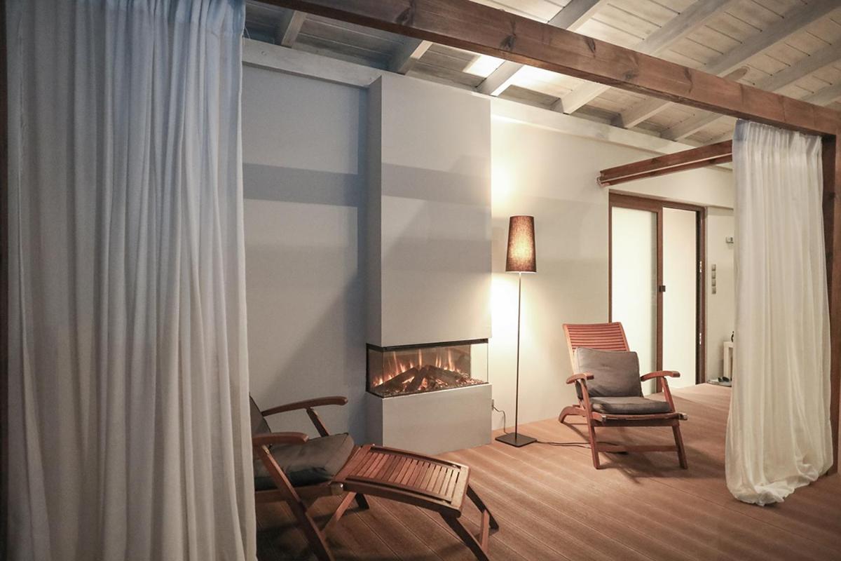 Filoxenia Hotel & Spa 卡拉维塔 外观 照片